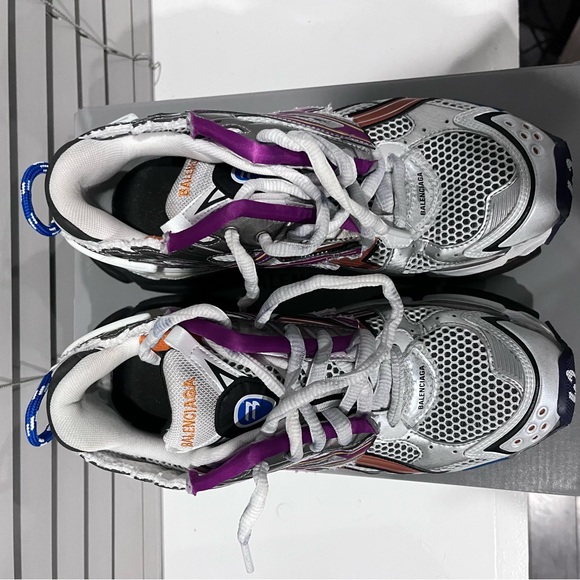 Balenciaga Runner Sneaker(Women’s) - Picture 3 of 4